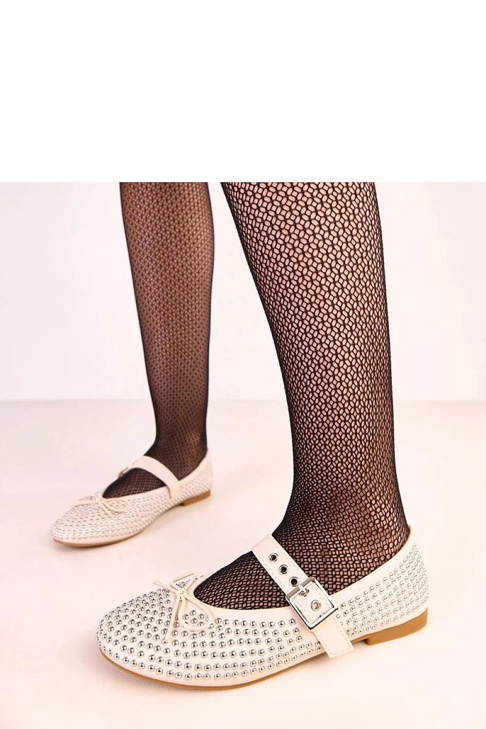 ballerines Mary Jane blanches similicuir écologique bout rond boucle réglable nœud décoratif strass argentés scintillants semelle plate légère confortables élégantes