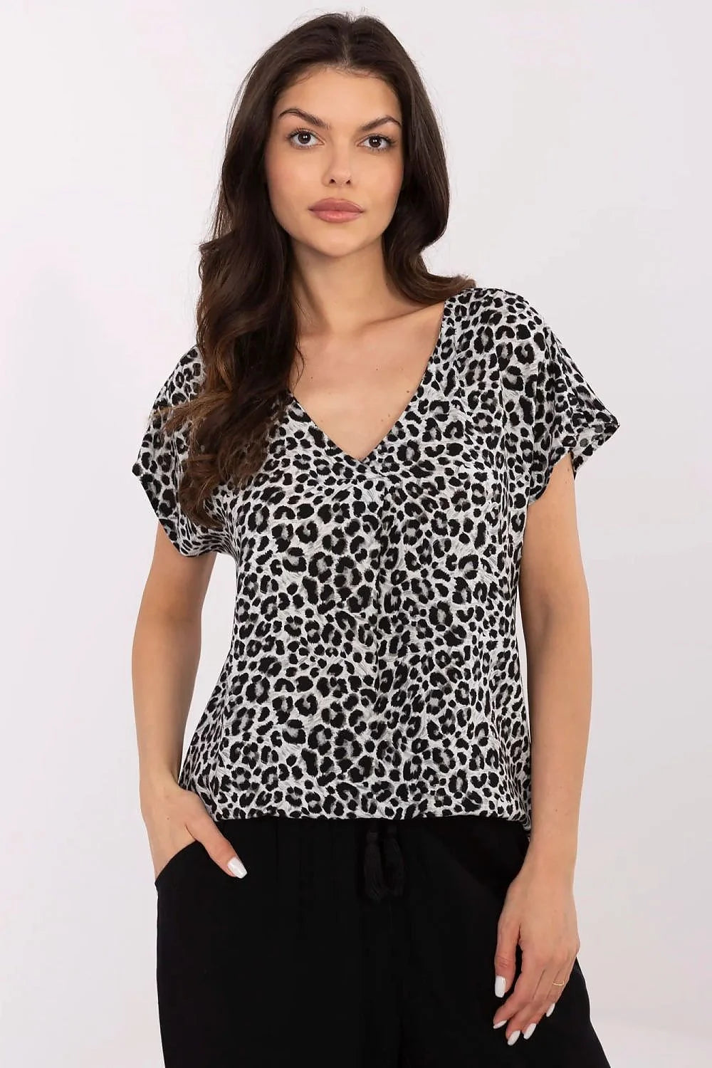 Chemisier femme motif léopard court manches col V style casual chic polyester coton blanc noir occasionnels