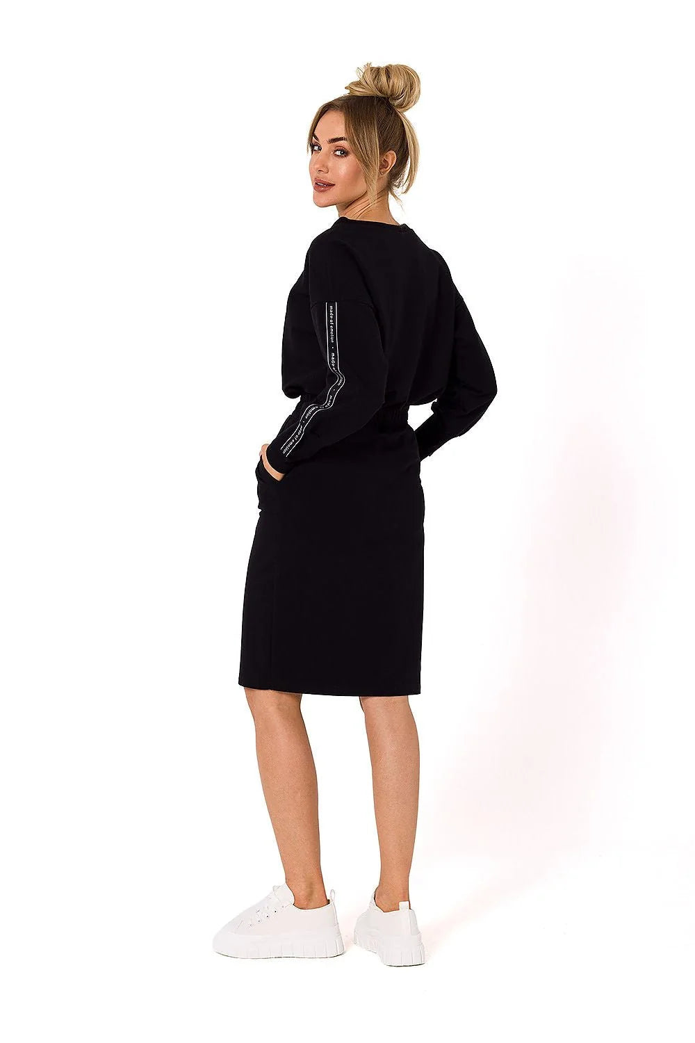 Jupe crayon femme moderne épurée couleur verte vif tissu coton élastane taille élastique poches avant genoux slim look urban décontracté