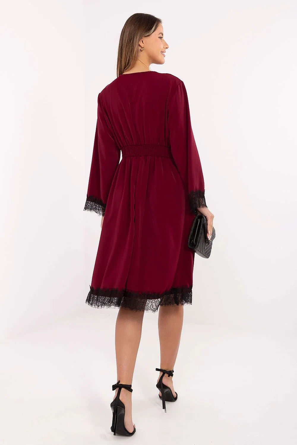robe cocktail midi portefeuille col V taille marquée ceinture intégrée manches longues évasées dentelle poignets ourlet polyester viscose fluide élégante