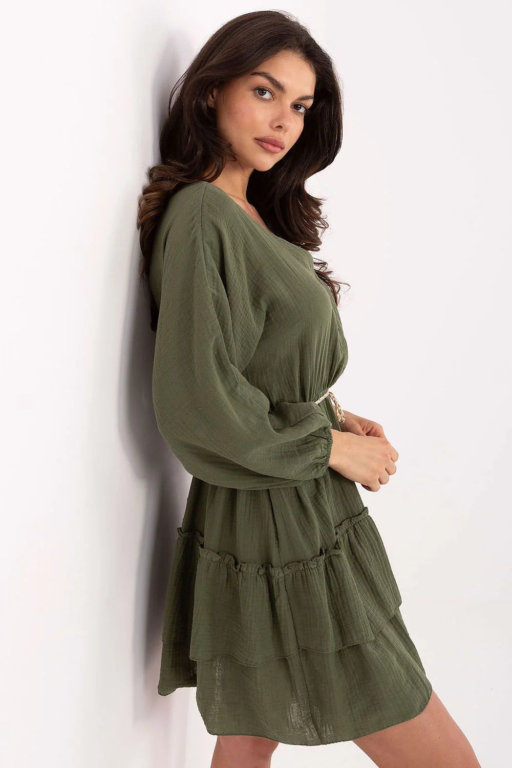 Robe d'été bohème en coton olive longue manches bouffantes col V ceinture pompons style casual chic femme
