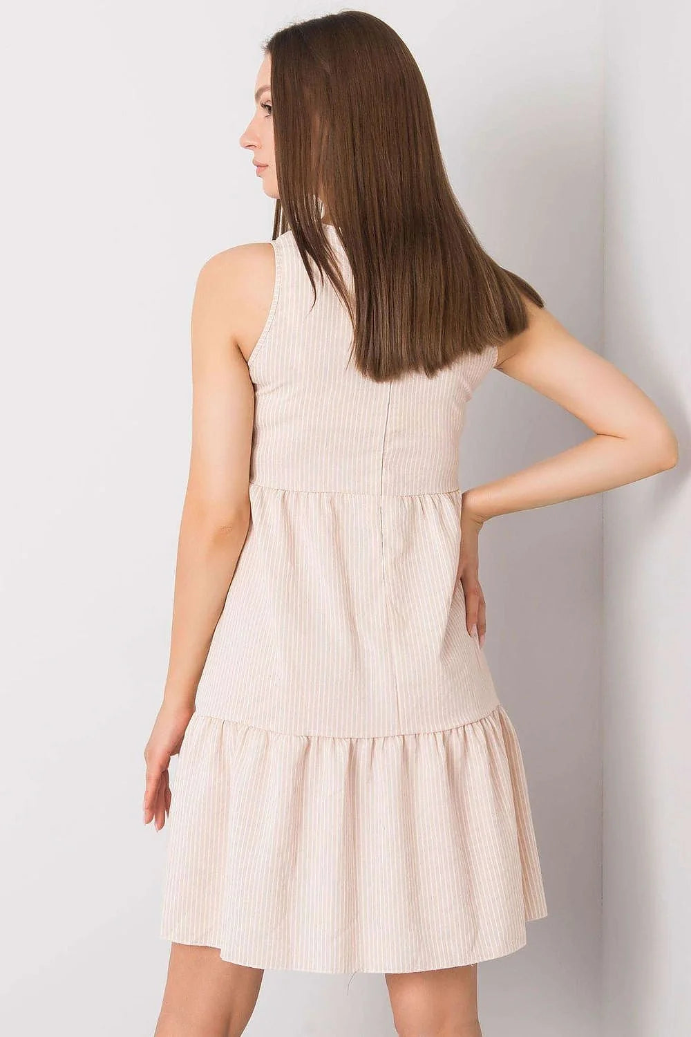 Robe de jour Rue Paris en coton 100% sans manches trapeze volants beige clair rayures verticales blanches