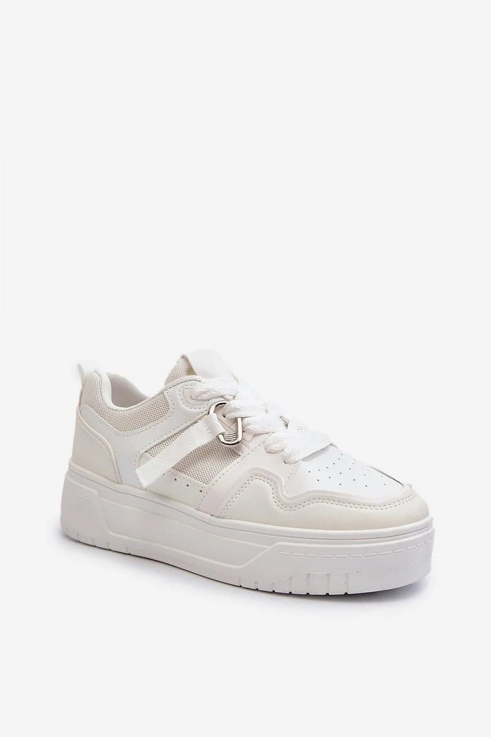 baskets femme sneakers plateformes chunky blanches cuir synthétique maille respirante perforée renforts coutures lacets œillets métalliques semelle crantée épaisse confortable