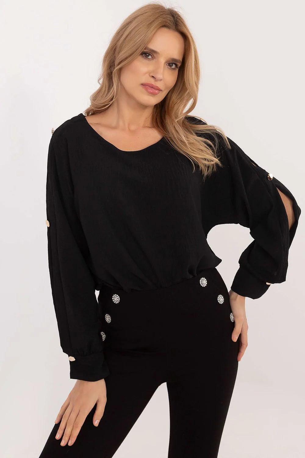Chemisier Italy Moda élégant en polyester et élasthanne encolure bateau manches longues boutons décoratifs femme