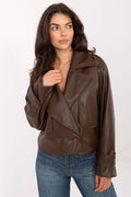 trench court similicuir femme marron chocolat double boutonnage col large revers épaulettes militaire poches rabat manches longues doublée
