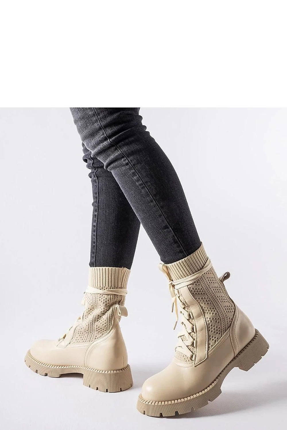 bottines beige Portico femme montantes lacées cuir synthétique tricoté bordcôte bout rond semelle crantée antidérapante talon plat utilitaire tendance confortable