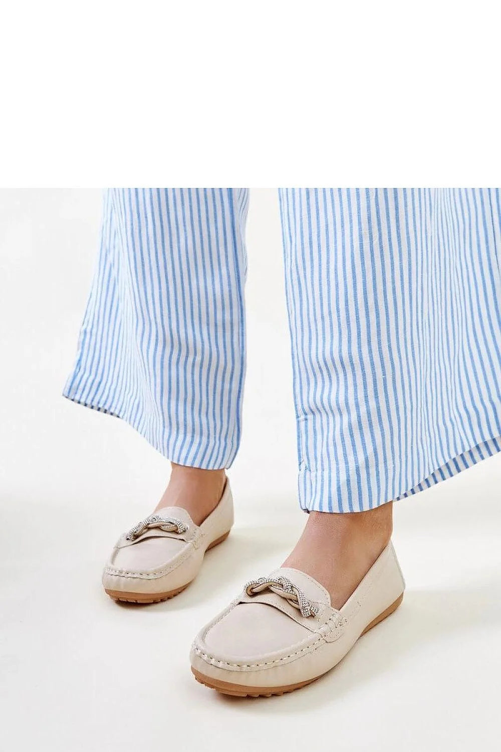 Mocassins élégants pour femmes en cuir beige clair style classique zircons Adiba confort durabilité