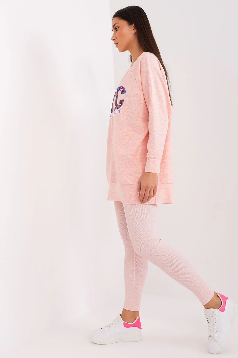 Ensemble femme confort style urbain hoodie long legging rose pâle NYC design graphique casual sortie