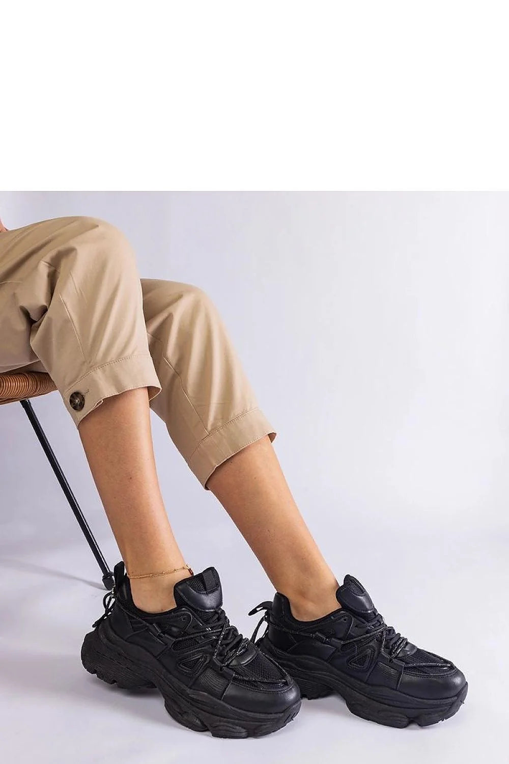 baskets femme chunky noires cuir similicuir mesh respirante lacées cheville rembourrée semelle plateforme crantée antidérapante streetwear urbaine confortables