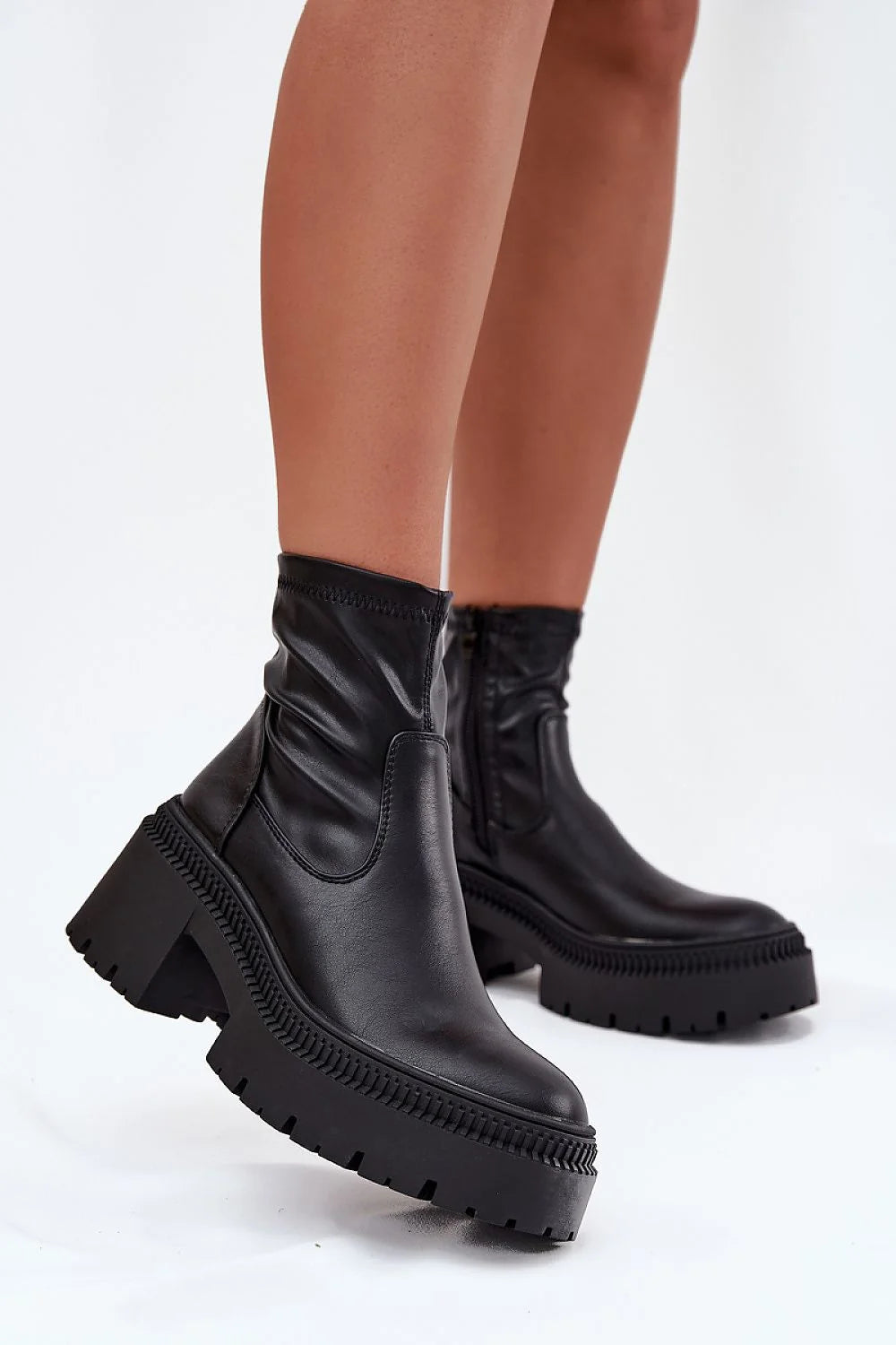 bottines femme plateforme chunky simili cuir lisse noir bout rond talon bloc semelle crantée antidérapante zip intérieur empiècements stretch confortable