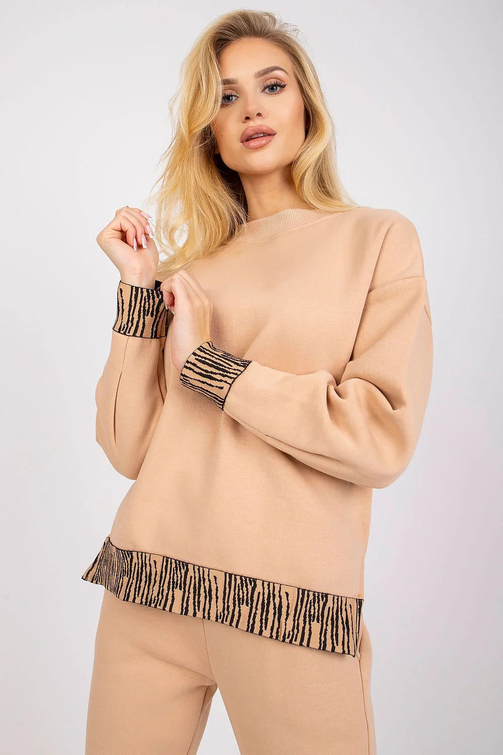 Ensemble Fancy femme, décontracté contemporain, coton 65% elastane 35%, beige, rayures noires marron, sweatshirt manches longues, pantalon taille large, poches, coutures contrastantes