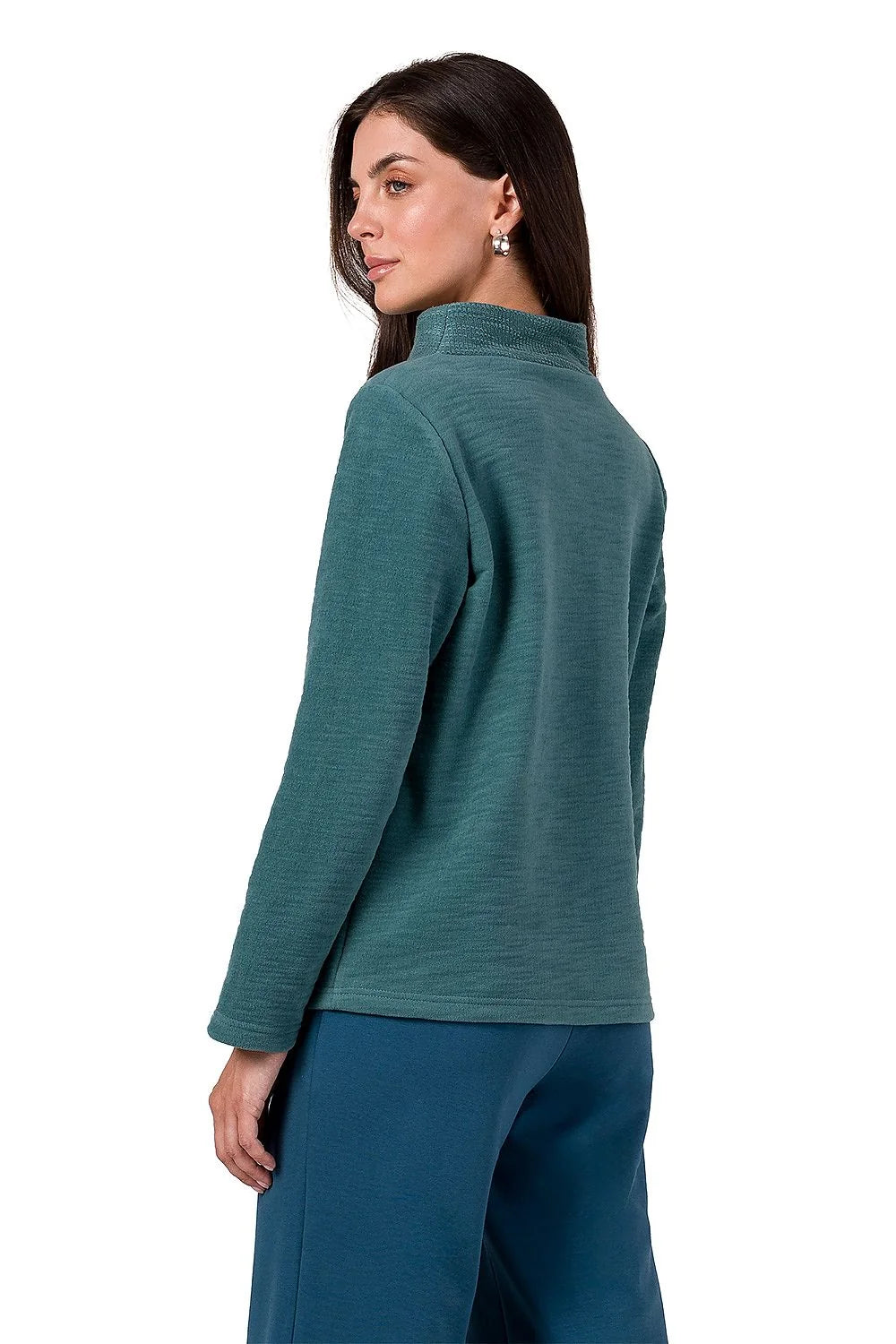 Sweatshirt Be Wear pour femme, style casual-chic, design moderne et minimaliste, matière douce et stretch, col roulé, manches longues, coupe droite, couleur vert bleu, occasion shopping, travail, sorties