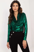 chemisier chic élégant femme manches longues col bénitier drapé frontal tissu métallisé vert émeraude satiné extensible coupe ajustée plis décoratifs