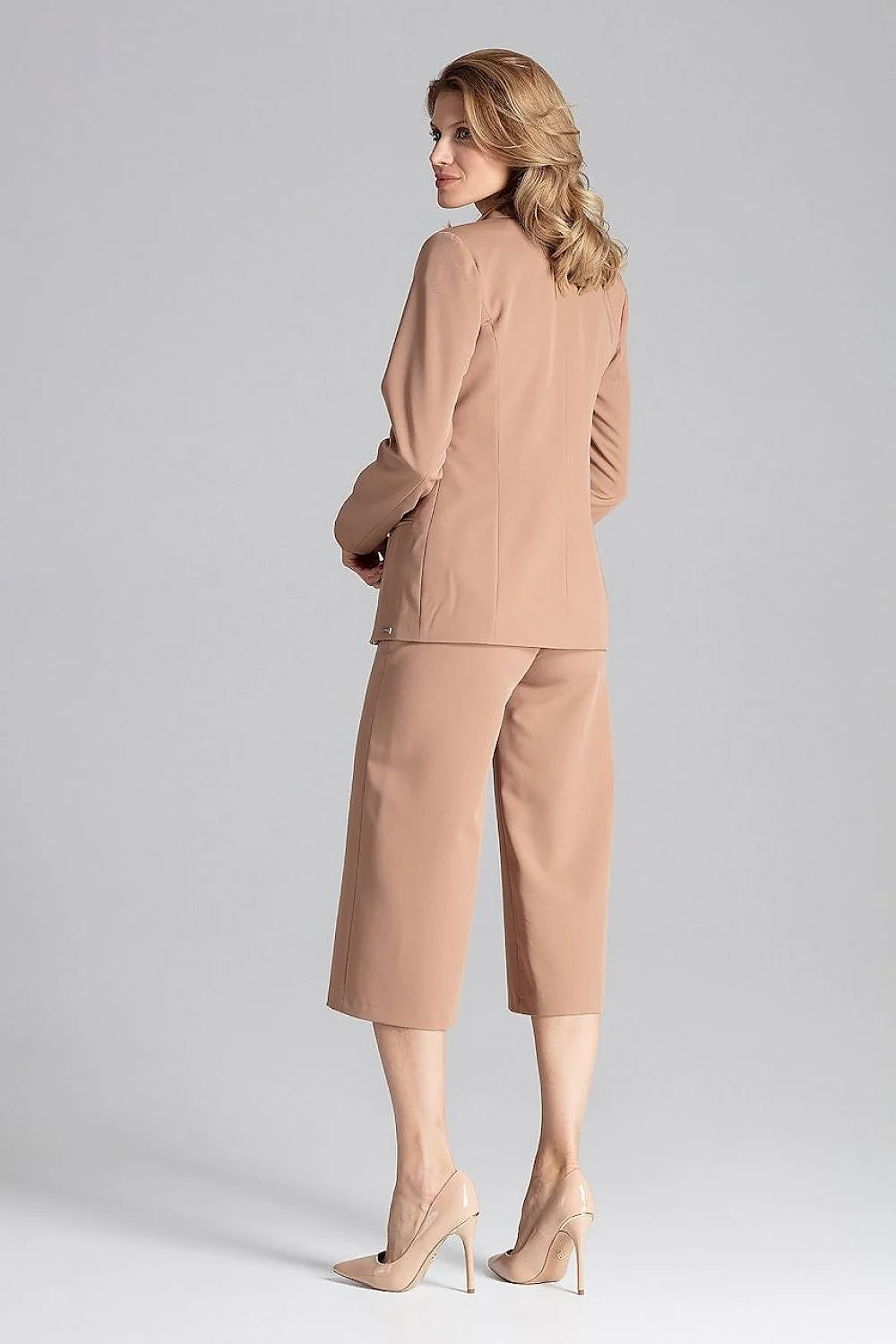 Blazer en tissu cintré jaune élégant et professionnel pour tenues de bureau féminines modernes