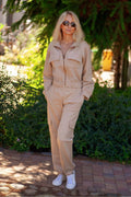 Ensemble Mirale pour femme beige style utilitaire tissu coton élasthanne poches pratiques coupe ample col chemise occasion ville casual