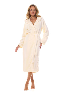 Peignoir féminin design enveloppant style classique couleur ivoire matière douce longues manches ceinture intégrée coupe ample intérieur cosy