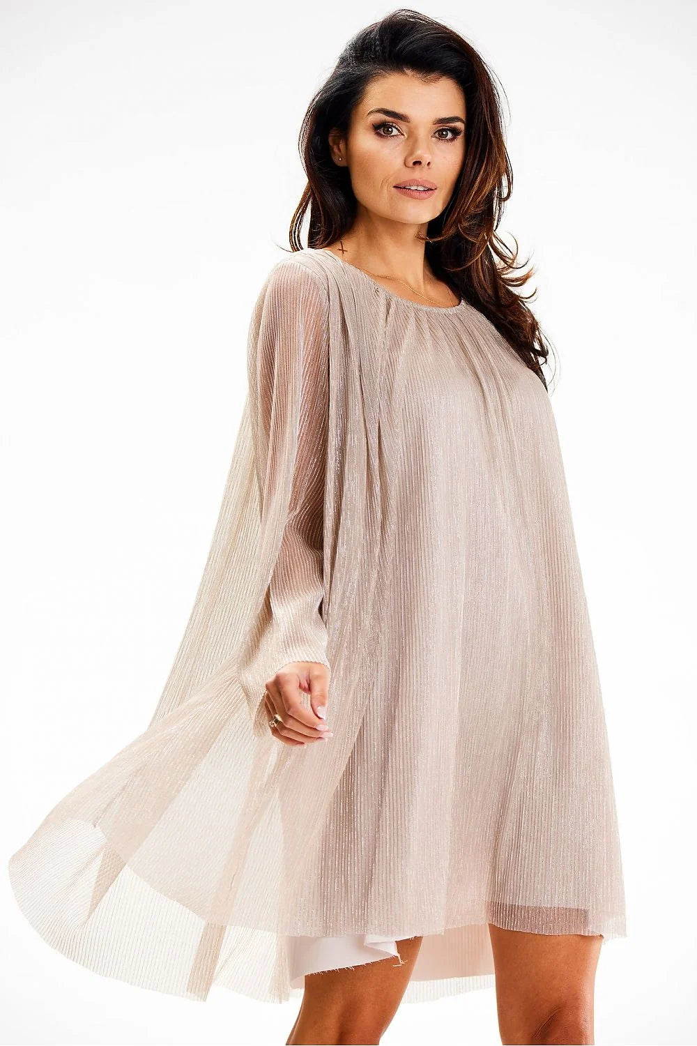 Robe de soirée élégante longue manches longues style trapèze tissu transparent beige nude femme