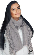 Écharpe pour femme élégante motif chevrons franges Kamea Automne Hiver matériaux couleur neutre Pologne