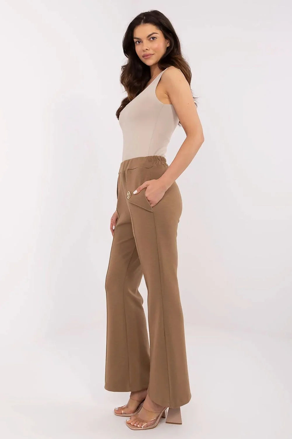 italy moda pantalon flare cognac palazzo taillemihaute mailleponte extensible structurée couturecentrale ceinture elastique poches boutonsdorés chic femme
