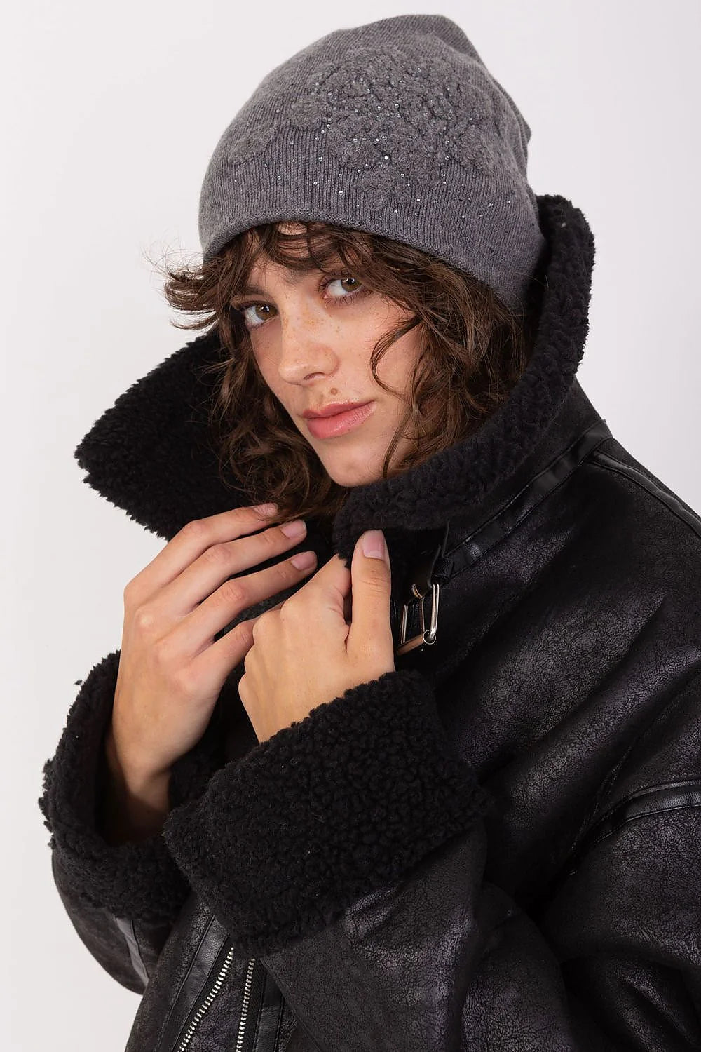 Bonnet d'hiver pour femme en cachemire strass design floral ajusté confortable élégant style aviateur hiver 2023