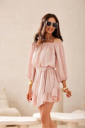 robe Giulia mini bardot épaules dénudées manches bouffantes mi longues taille marquée ceinture nouée jupe évasée volantée asymétrique rose poudré