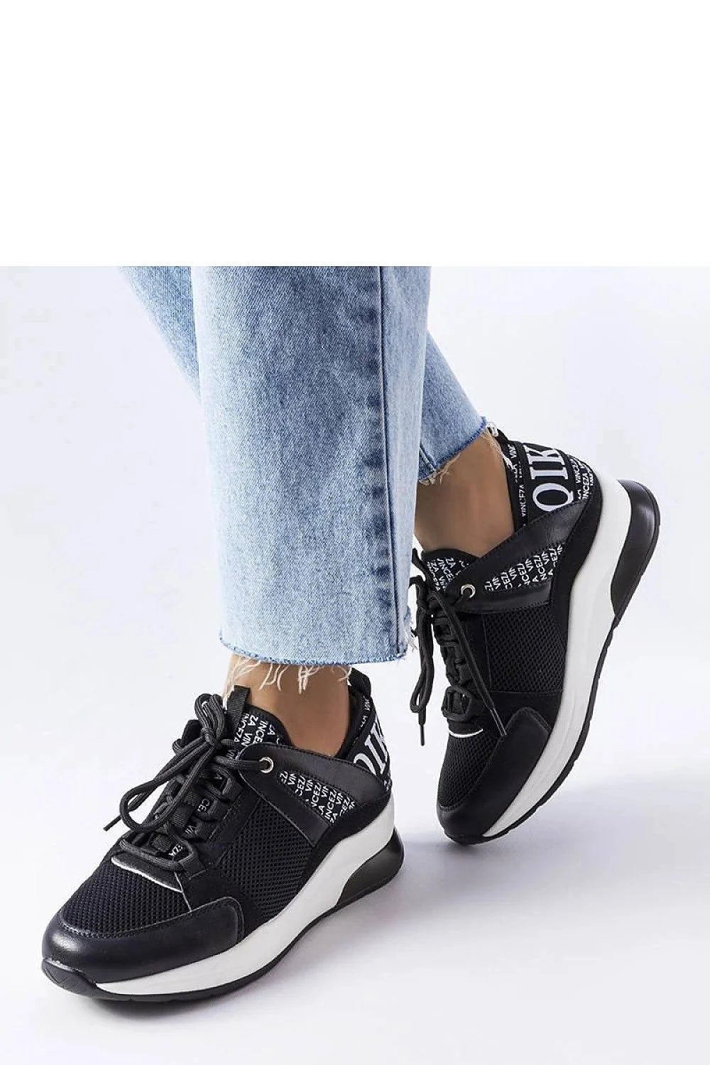 baskets basses femmes noir blanc sportive plateforme semelle épaisse respirante mesh cuir synthétique matelassée maintien adhérence logo imprimé