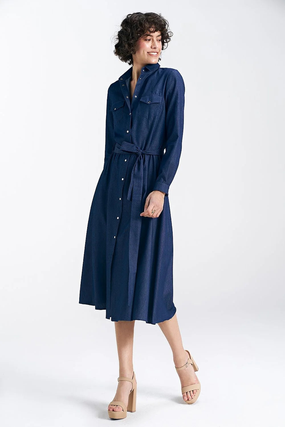 Robe chemisier en denim bleu foncé longueur midi manches longues ceinture ajustable femme mode classique décontractée