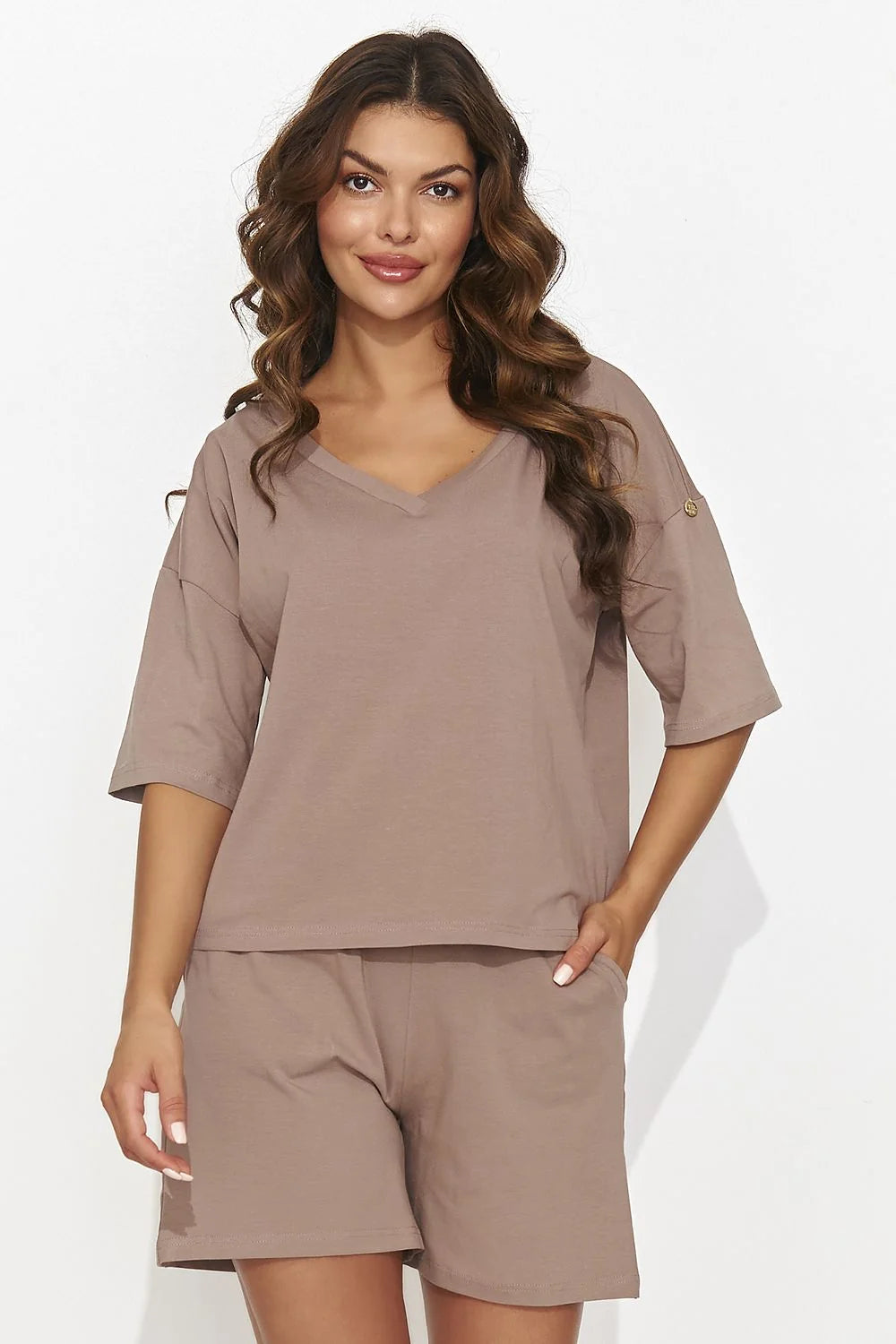 Ensemble femme Numinou chemisier encolure cœur manches évasées short taille élastique couleur marron clair