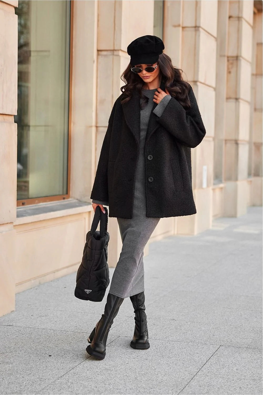 Veste Roco Fashion pour Femme en Laine Bouclée Noir Coupe Structurée Élégance Moderne Occasions Multiples