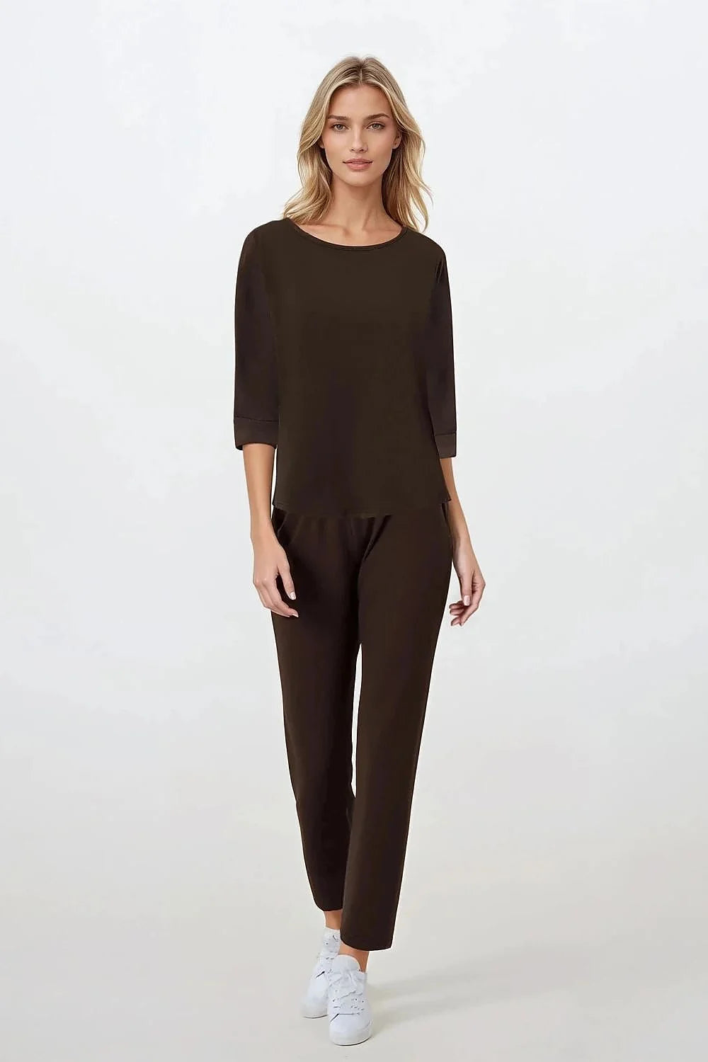 Pyjama féminin Momenti Per Me en deux pièces couleur marron foncé manches 3/4 col U pantalon slim femme