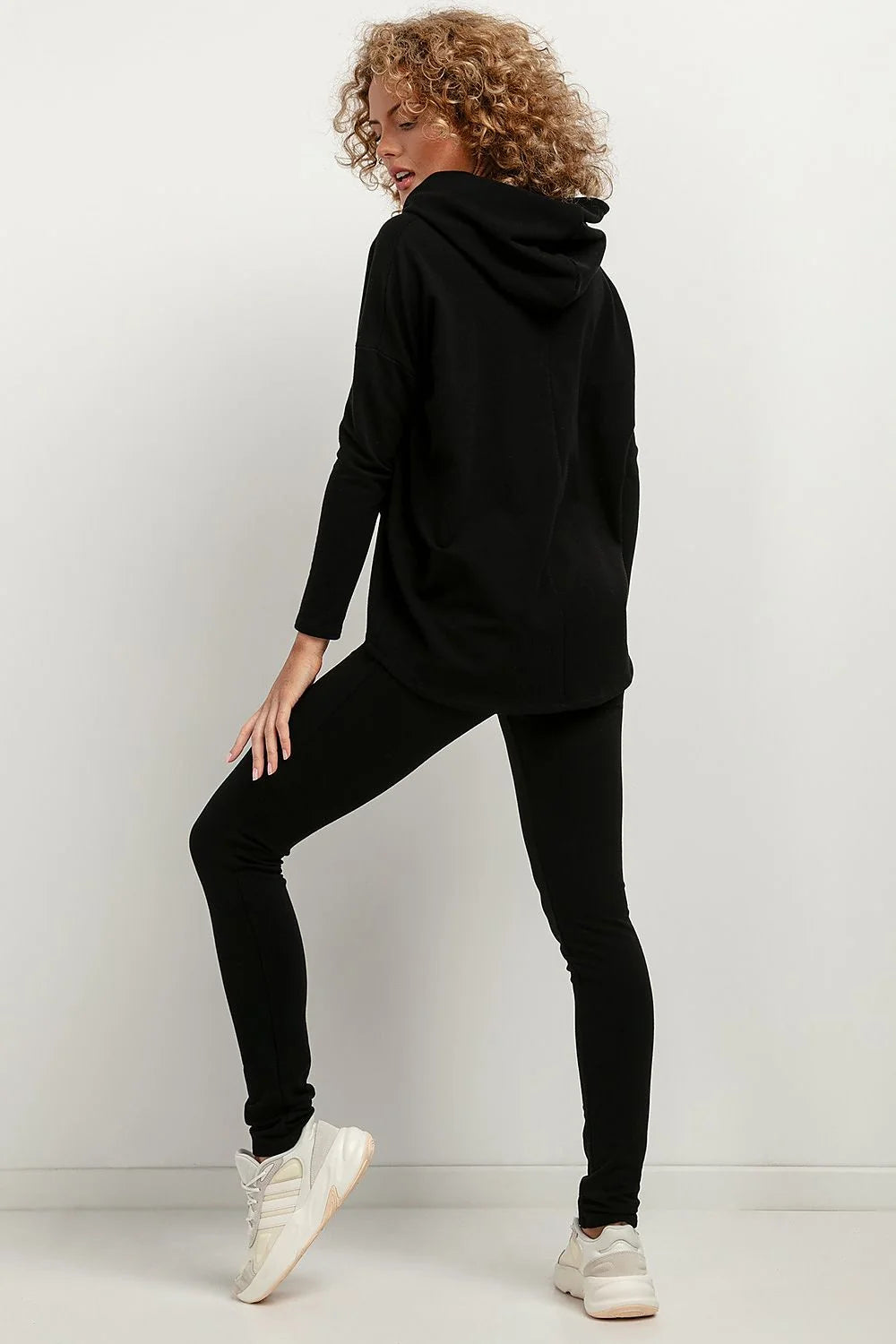 Ensemble décontracté femme haut ample capuche pantalon leggings slim noir matières certifiées OEKO-TEX Standard 100 occasions urbaines sport