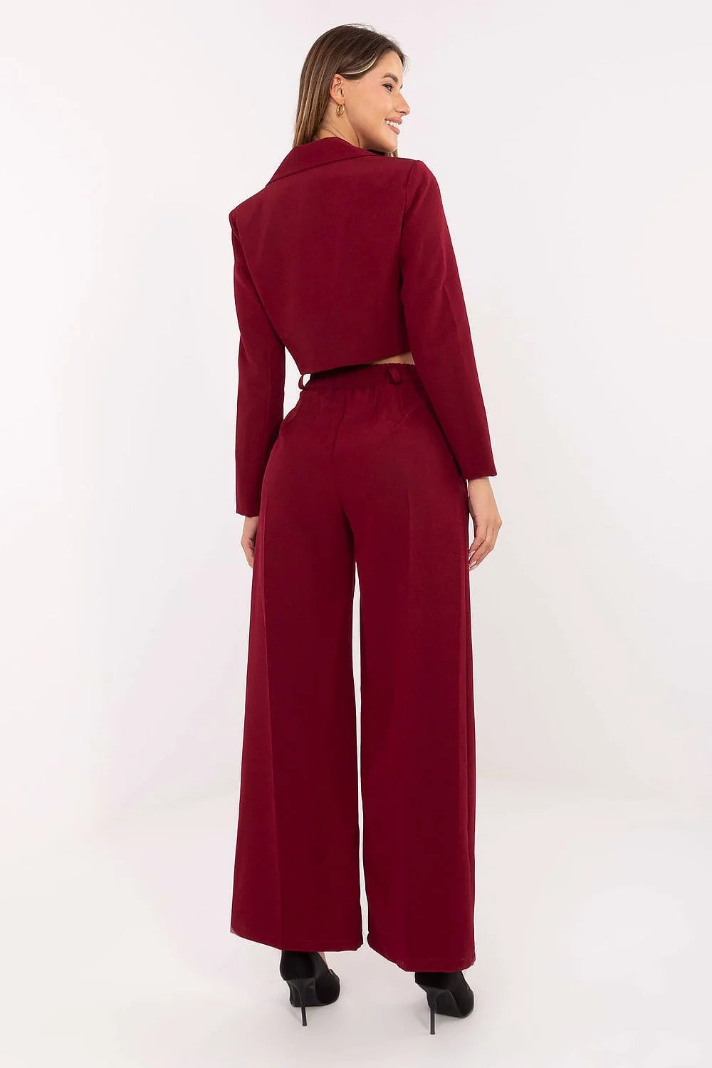 tailleur pantalon femme bordeaux blazer court croisé double boutonnage revers manches longues structuré taille haute jambe large palazzo élégant bureau