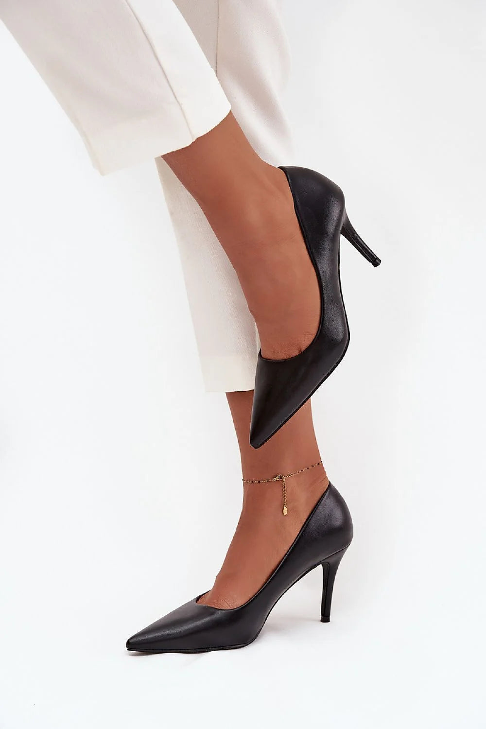 escarpins femme similicuir noir talons aiguilles 85mm bout pointu silhouette élancée minimaliste slipon chic classique professionnel soirée confortable semelle fine