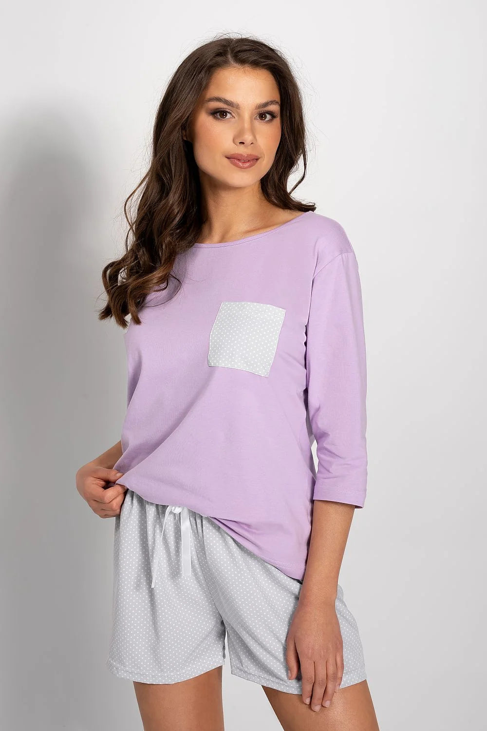 Pyjama coton lavande gris pois manches trois-quarts haut col rond poche short cordon ourlets fins décontracté femme minimaliste