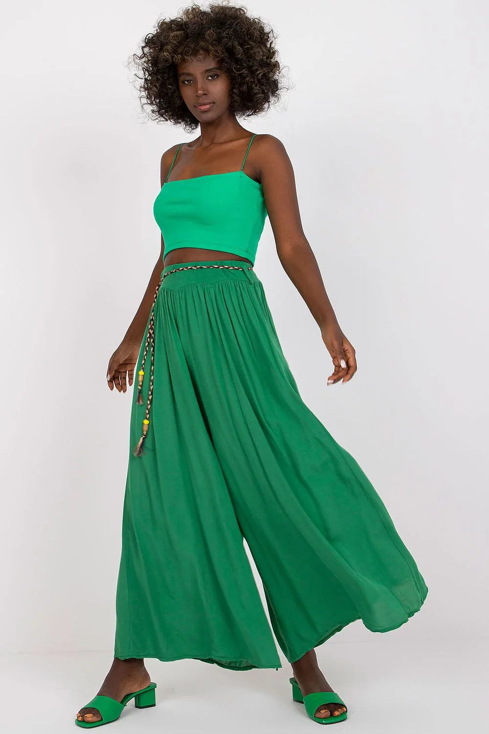 Ensemble féminin chic crop top et pantalon large femme noir ajusté confort matières douces