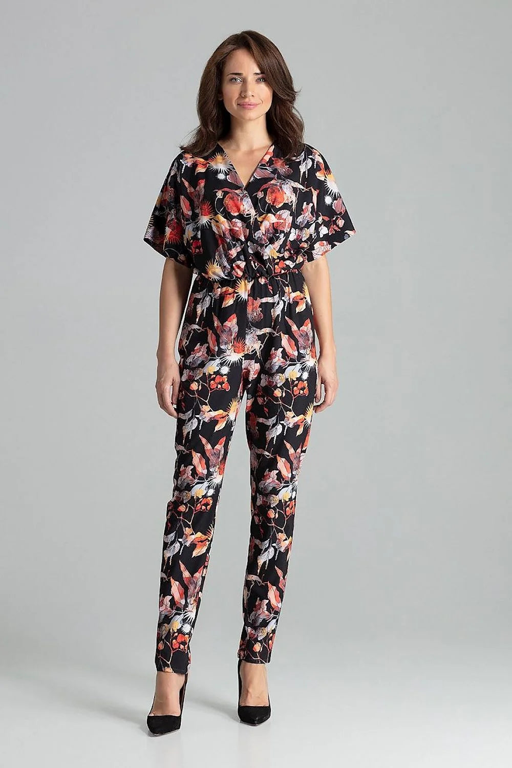 combinaison pantalon femme bleu électrique col V croisé manches kimono courtes taille cintrée élastique jambes droites effilées tissu fluide drapé