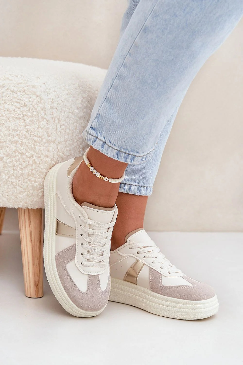 Chaussures de sport modernes élégantes pour femmes en cuir synthétique, beige, doré, tige basse, amorti confortable, occasions quotidiennes, style casual chic