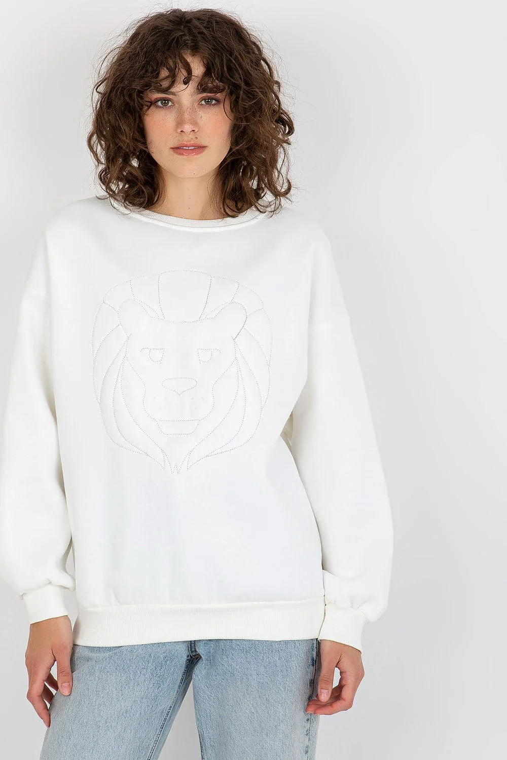 sweatshirt femme oversize molleton blanc col rond epaules tombantes manches longues bordcotes maintien broderie tete lion discret coton elasthanne