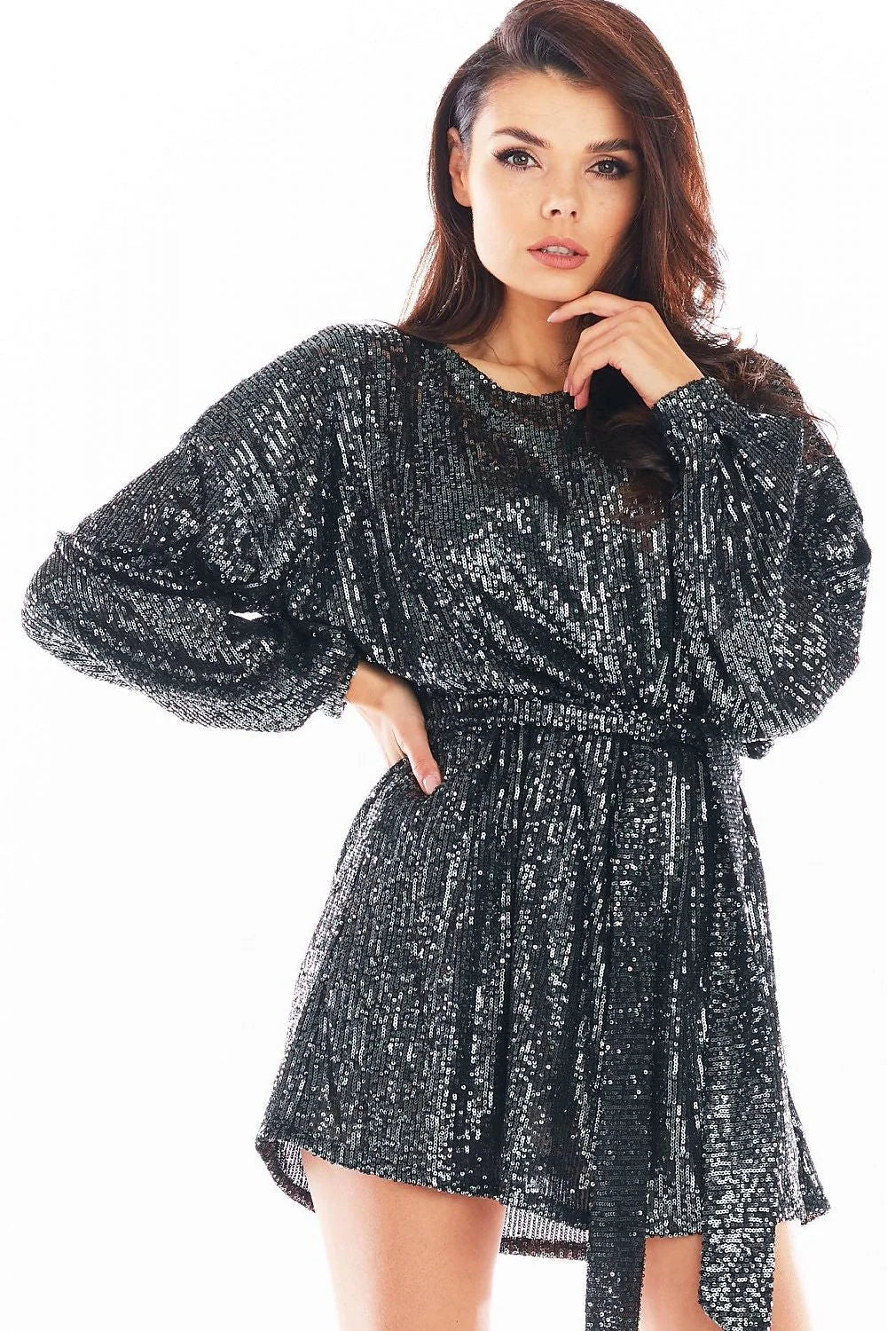 robe courte pailletée noire manches larges bouffantes tulle ceinture nouée taille froncée coupe trapèze élégante scintillante soirée cocktail femme