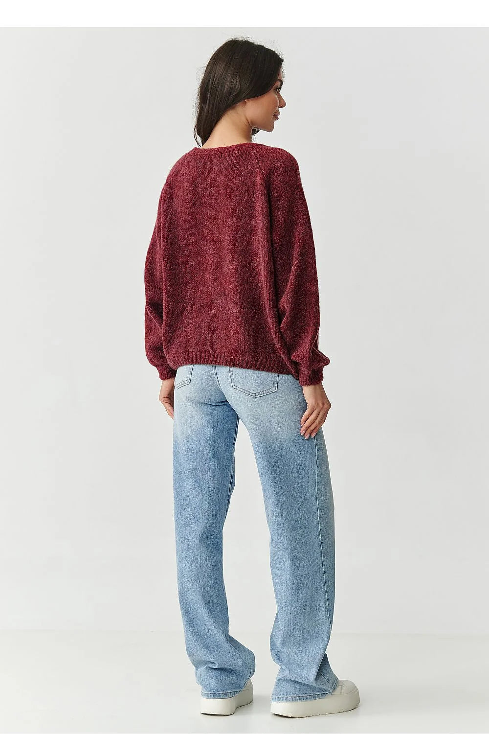 cardigan court femme oversize maille moelleuse bouclée duveteuse bordeaux violine col V manches ballon longues poignets côtelés hanches longueur mohair