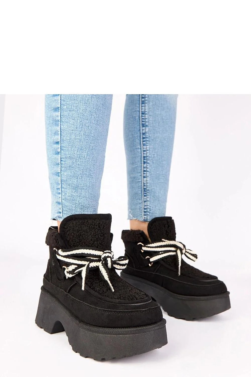 bottes neige femme montantes noires suédine sherpa fourrure lacées corde bicolores plateforme chunky tige haute semelle crantée antidérapante