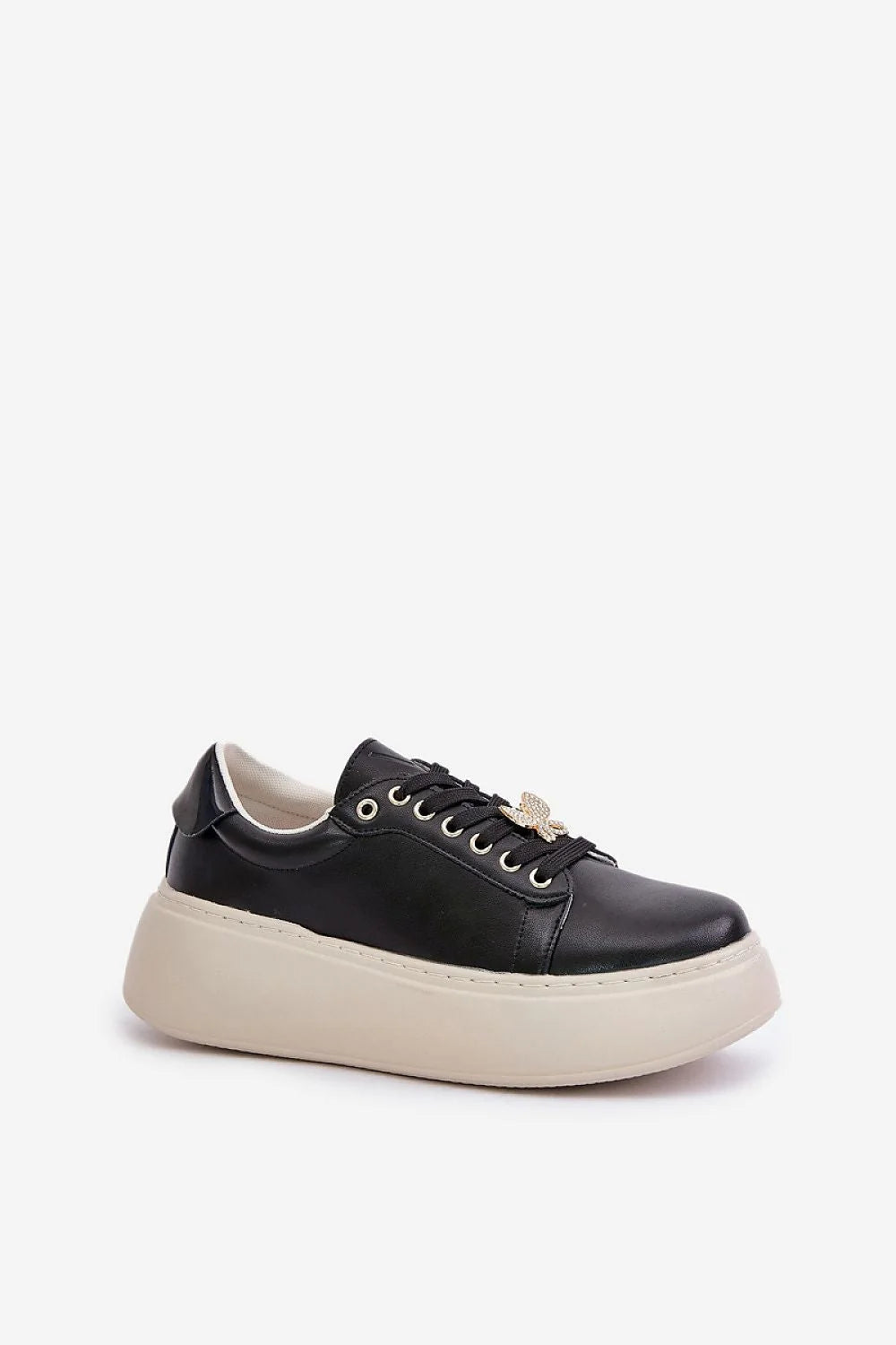 baskets femme similicuir noir plateforme compensées semelle épaisse blanche contrastée bout rond lacets œillets dorés breloque papillon strassée