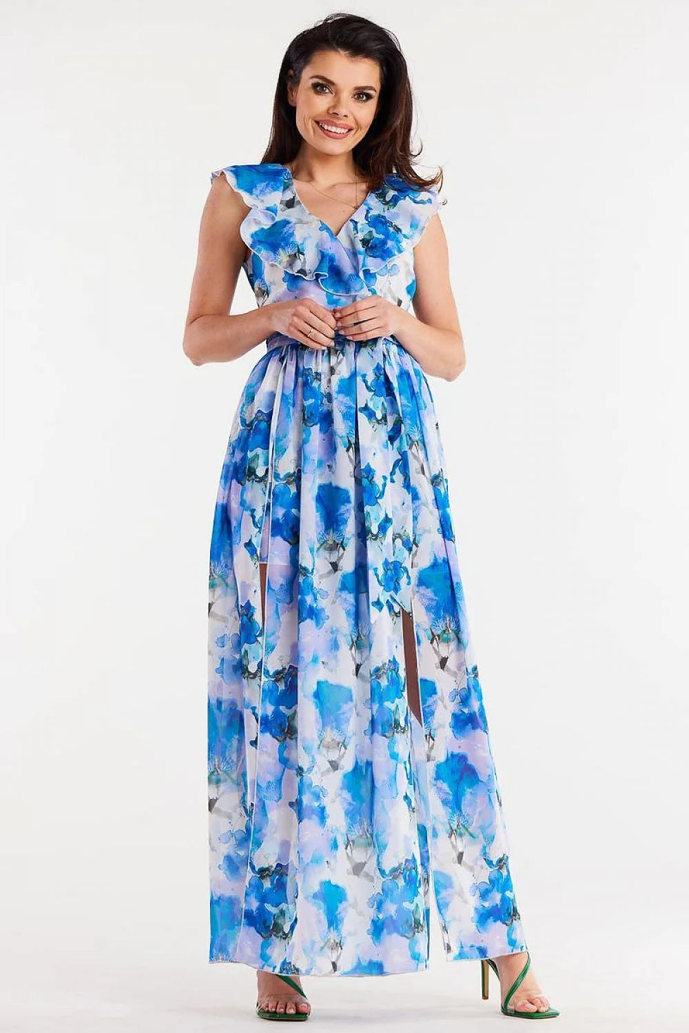 Robe de jour awama en mousseline imprimée floral bleu blanc violet, taille ajustable, ceinture incluse, fente haute, volants épaules, manches courtes, polyester 100%, occasion estivale élégante