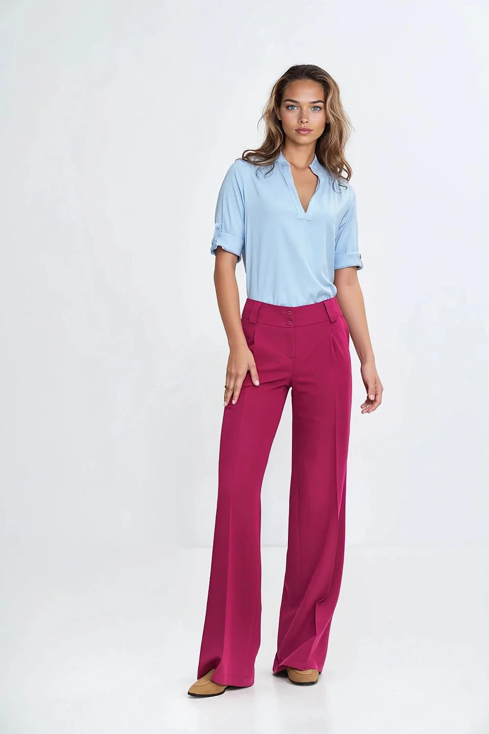 chemisier Nife viscose douce légère bleu clair manches patte boutonnage retroussables plis épaules coupe ajustée féminine élégante versatile confortable durable