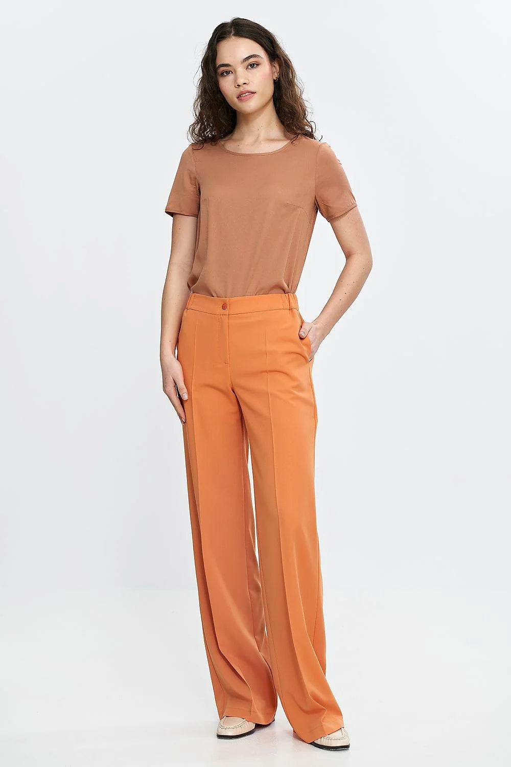 Pantalon moderne élégant large fluide femme taille haute couleur vive orange polyester viscose coupe large ourlet long
