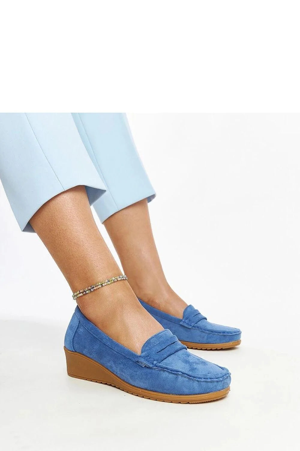 mocassins femme suède bleu roi talon compensé moyen semelle gomme marron crantée slipon penny loafer surpiqûres apparentes confort