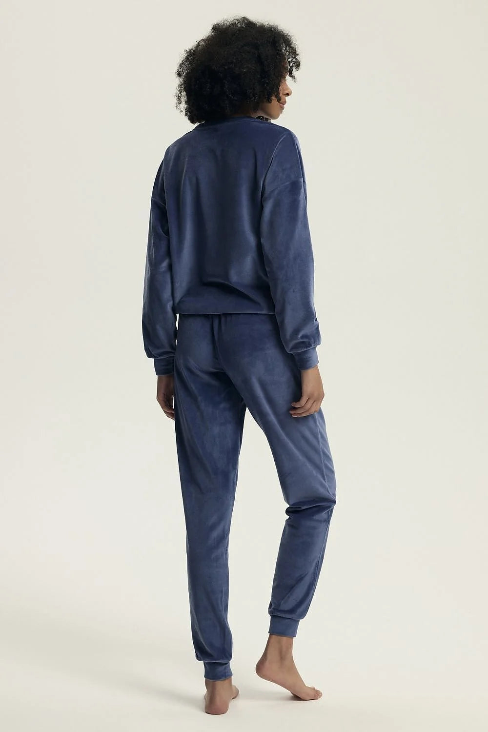 ensemble survêtement femme loungewear sweatshirt col rond manches longues poignets côtelés pantalon jogger taille élastique cordon réglable velours bleu marine
