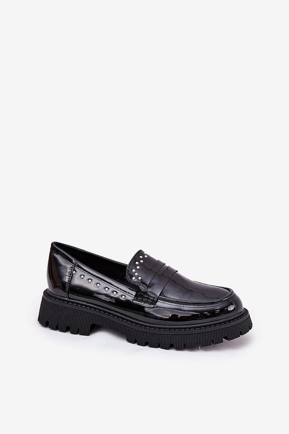 Mocassins élégants pour femmes en cuir verni noir, style classique et moderne, détails métalliques, confort et durabilité