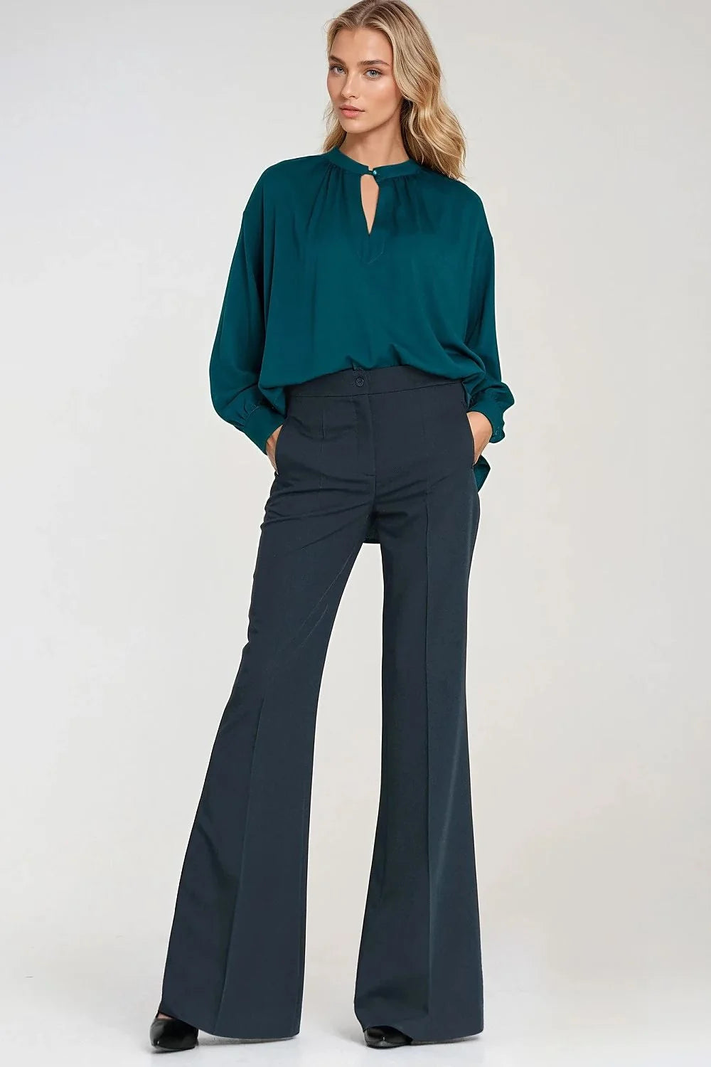 chemisier oversize viscose légère soyeuse col goutte bouton manches longues poignets plis féminin élégant polyvalent bureau décontracté