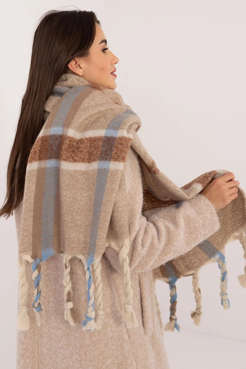 écharpe châle oversize plaid polyester doux moelleux léger chaud long180cm large enveloppant carreaux beige sable marron bleu ciel franges torsadées